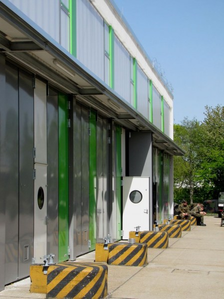 Bruchsal Modernisierung Fahrzeughalle der Bundeswehr