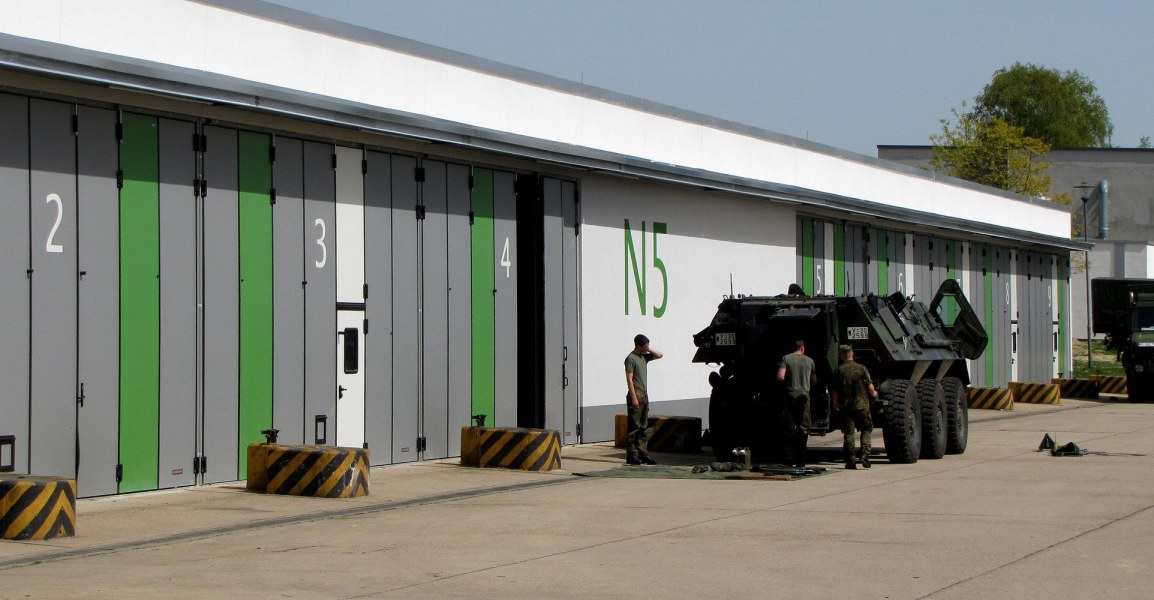 Bruchsal Modernisierung Fahrzeughalle der Bundeswehr