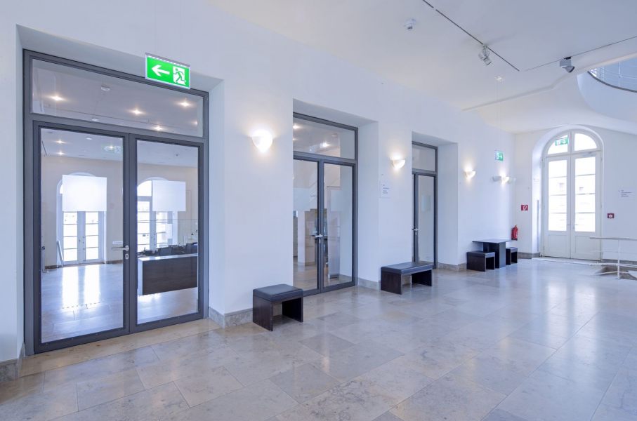 Zentralbibliothek im Direktionsgebäude Schloss Karlsruhe